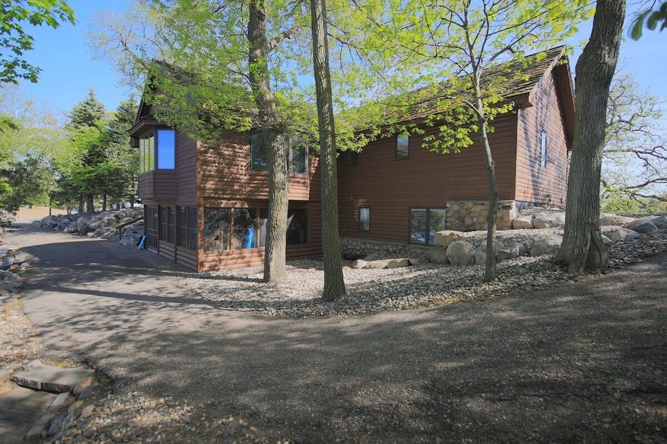 Exterior view of cabin