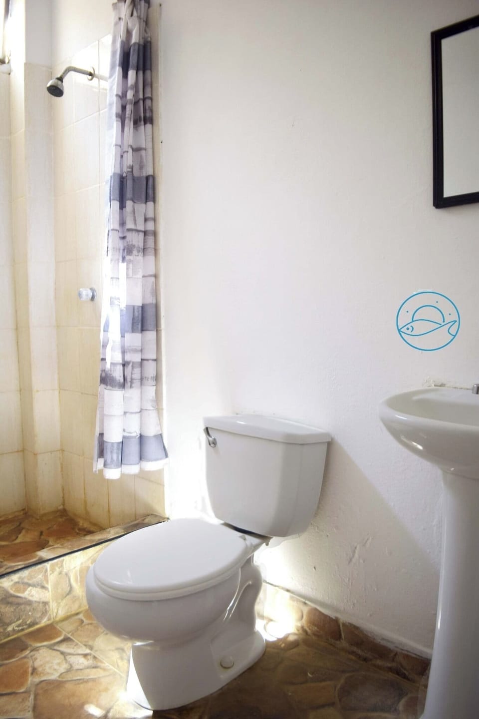 Deluxe Room, Balcony, Pool View | Bathroom | Shower, free toiletries, towels, toilet paper