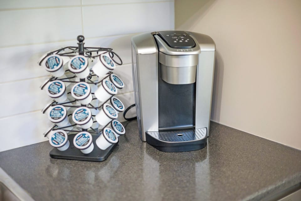 Coffee maker and coffee pods