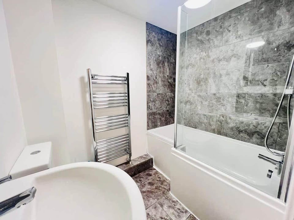 Tanzanite Ground Floor 2BR Apart Pet Friendly Apartment in Cambridge