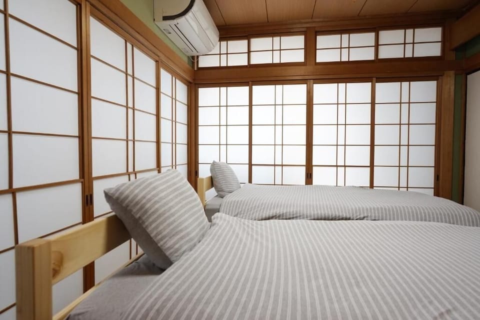 Twin Room, 2 Twin Beds, Non Smoking | Blackout drapes, free WiFi