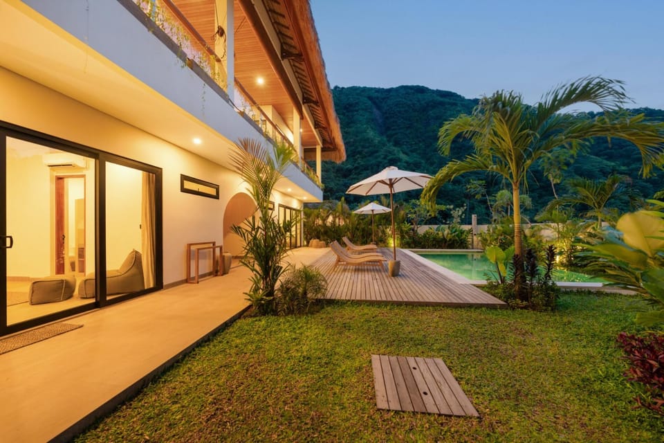 Elevated Ocean View Villa w/Private Pool in Amed (1333)