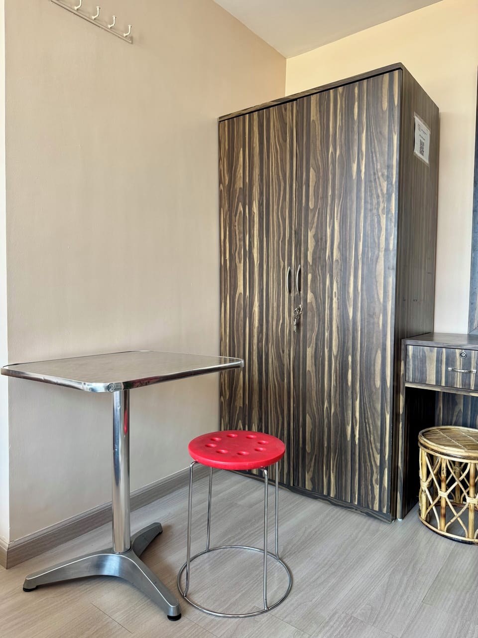 Deluxe Studio, City View | Interior