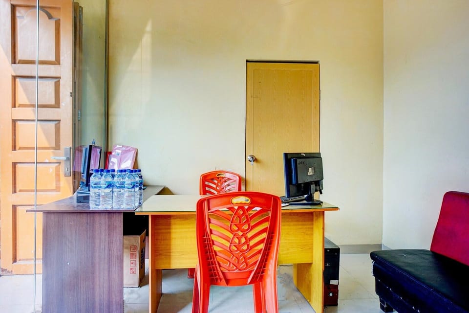 Entrance / Reception