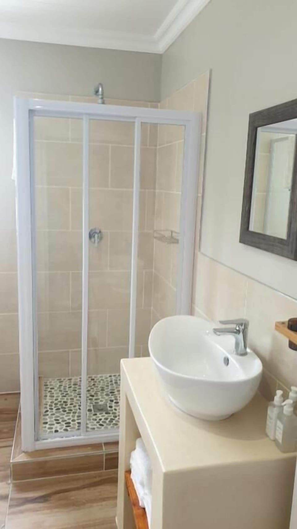 Deluxe Double Room, Non Smoking, Balcony | Bathroom | Free toiletries, hair dryer, soap, shampoo