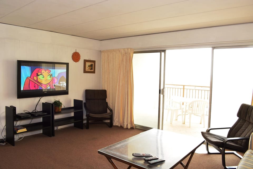 Beachloft 2-J Oceanfront Living Room