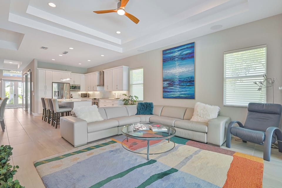Gulf Breeze - Living