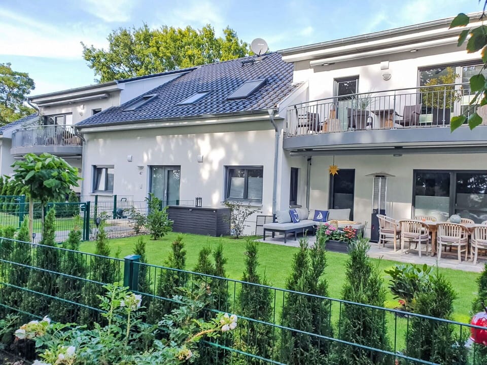 Residential Area, House, Home, Estate, Garden, Cottage, Shade, Balcony, Yard, Suburb