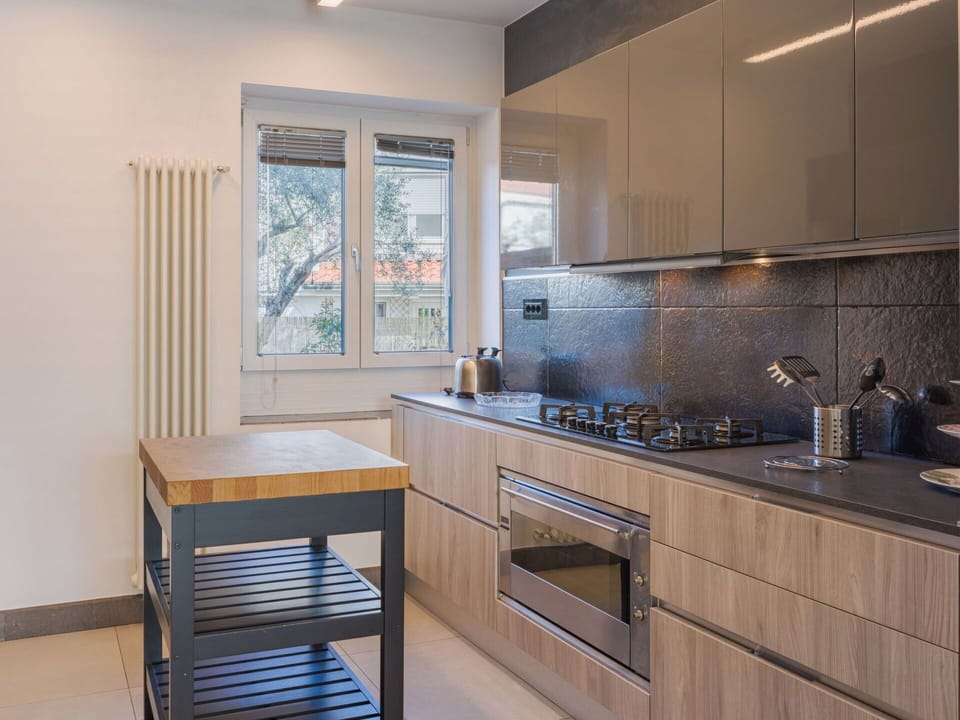 Apartment, Urban Design, Condominium, Concrete, Balcony, Daylighting, Plaster