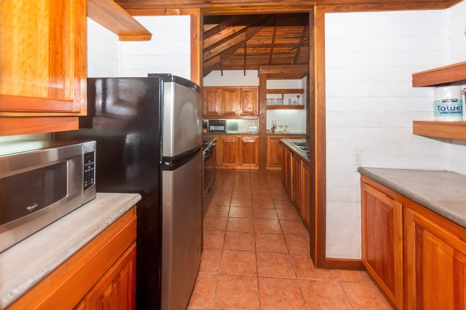 House, 2 Bedrooms | Private kitchen | Coffee/tea maker, fridge