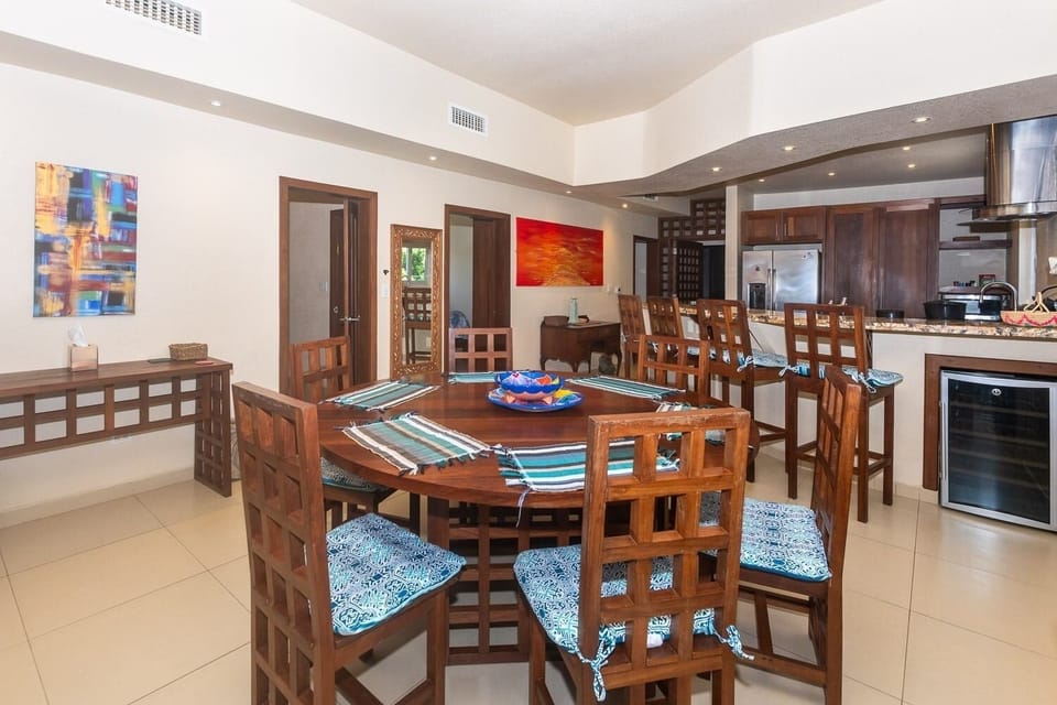 Condo, 3 Bedrooms | Dining
