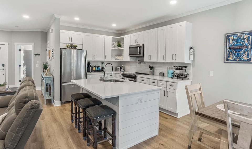 Kitchen with Island Seating