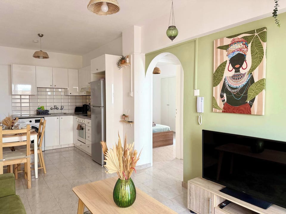 Move easily between cooking, dining, and lounging in a space designed for effortless everyday living.
