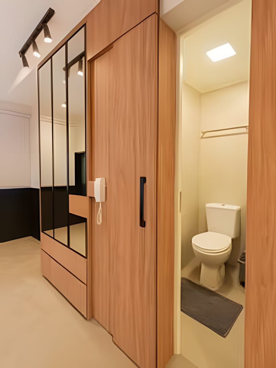 Basic Apartment | Bathroom