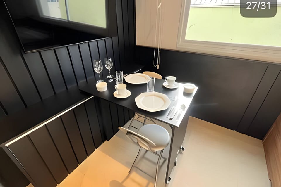 Basic Apartment | Dining