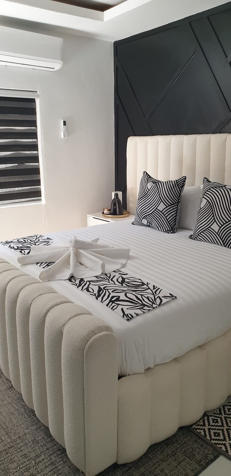 Deluxe Double Room | Desk, laptop workspace, iron/ironing board, free WiFi