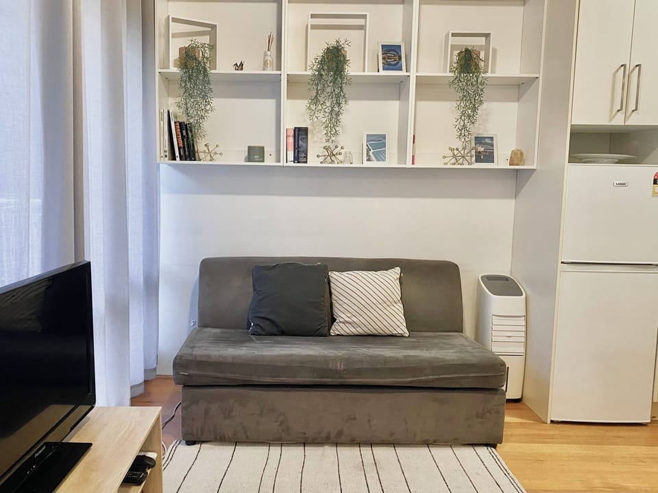 Apartment, 1 Bedroom, Accessible | Living room