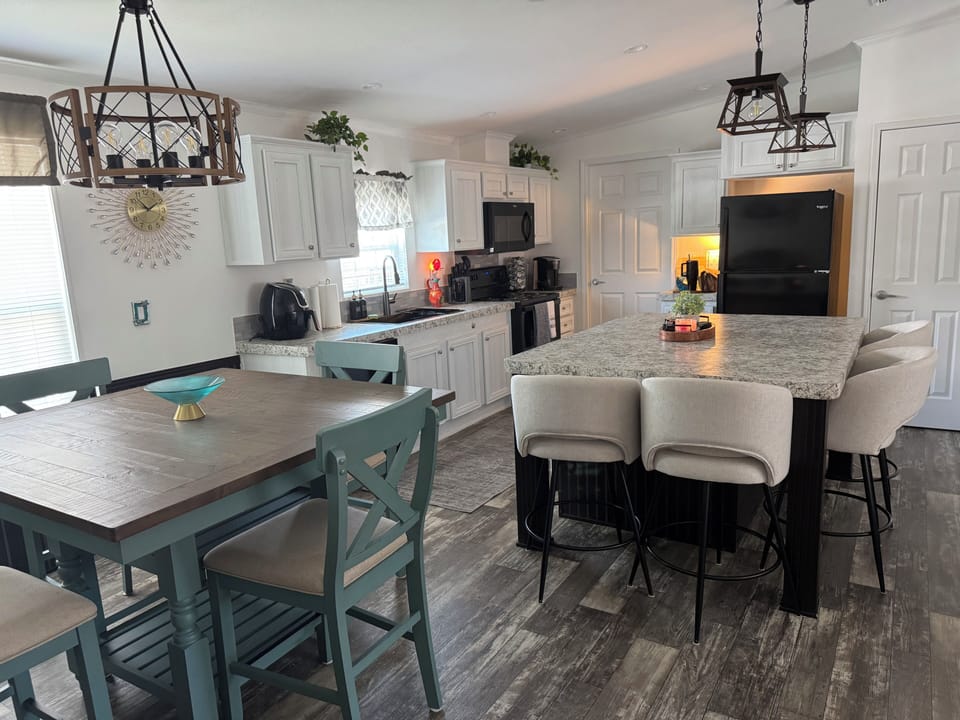 Dining Area-Kitchen