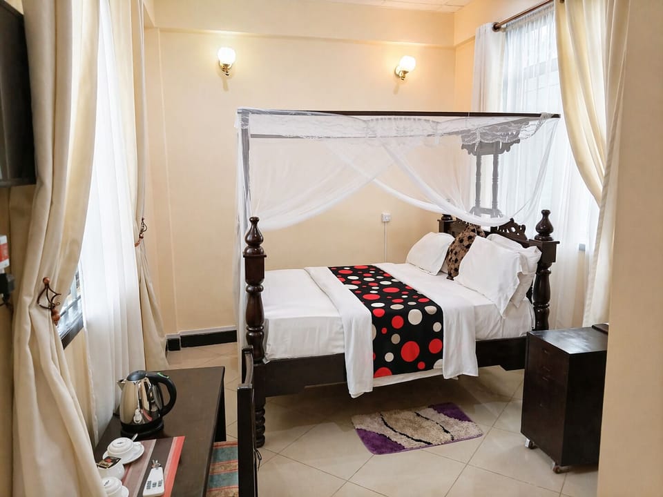 Standard Double Room | Desk, laptop workspace, free WiFi