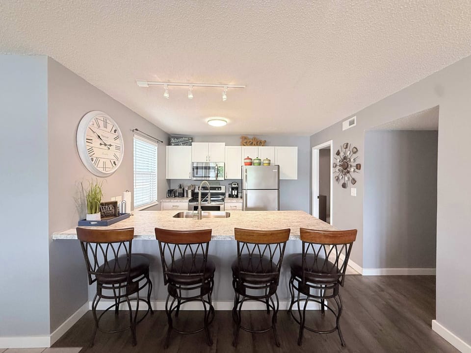 Condo, Multiple Beds, Kitchen (Lakefront Vibes) | Private kitchen