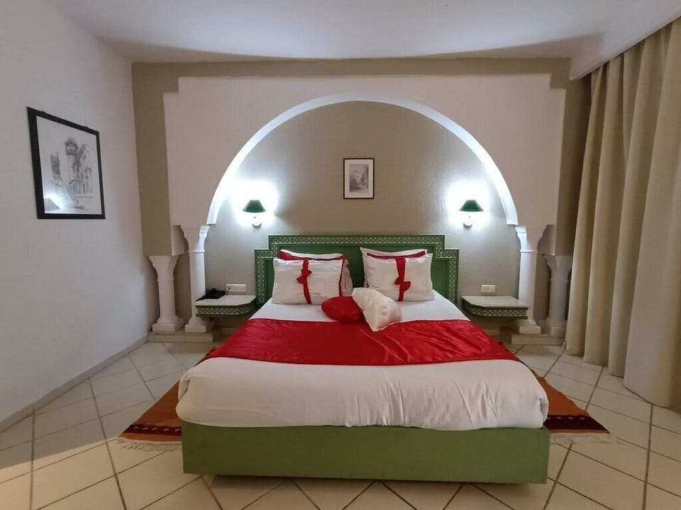 Basic Double Room | In-room safe, free WiFi, bed sheets