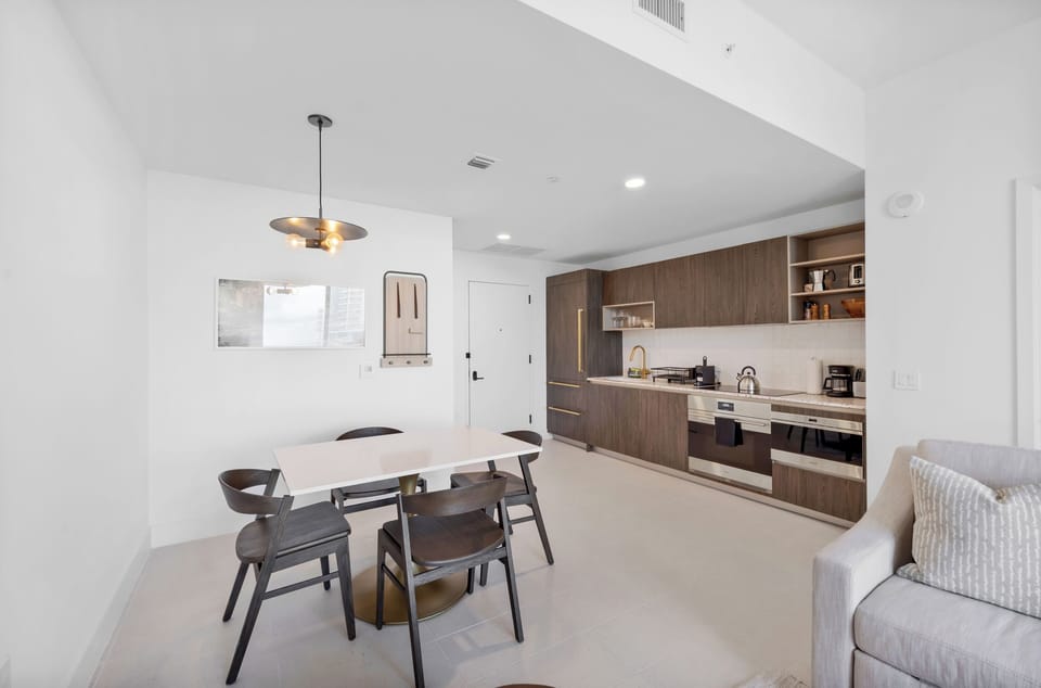 Condo, Balcony, City View | Interior