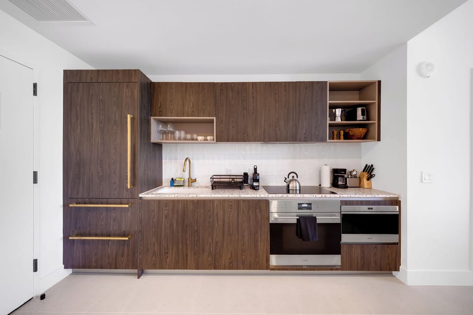Condo, Balcony, City View | Private kitchen | Fridge, microwave, oven, stovetop