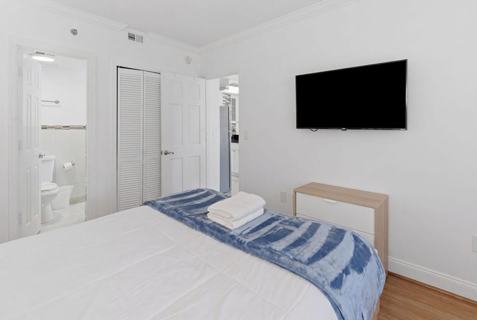 14-web-or-mls-Enclave1304-24