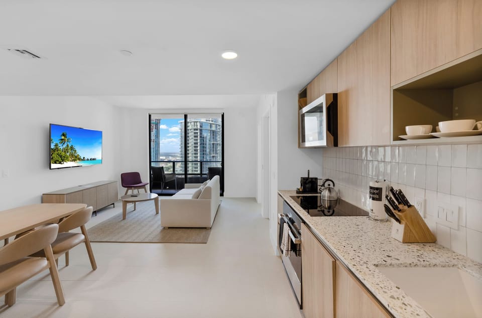 Condo, Balcony, City View | Private kitchen | Fridge, microwave, oven, stovetop