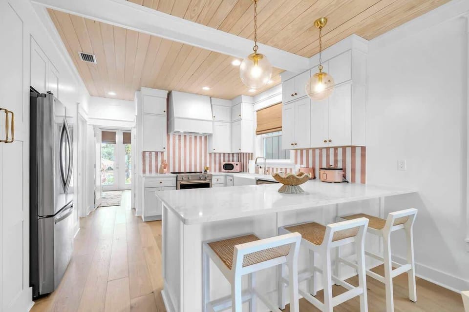 Fully Stocked Kitchen, Pretty in Pink!