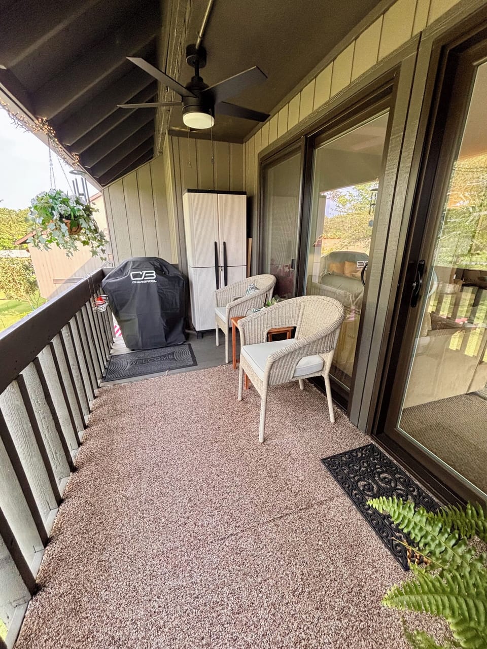 Rear balcony with electric grill
