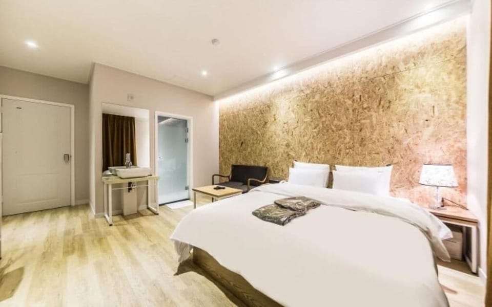 Deluxe Double Room, Non Smoking, City View | Desk, laptop workspace, blackout drapes, free WiFi