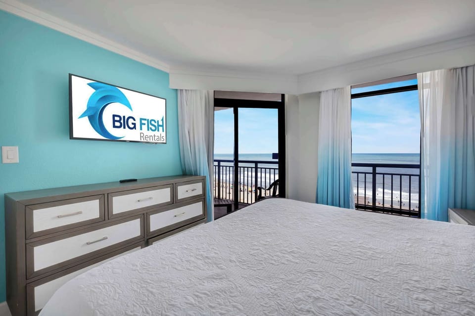Oceanview Bedroom with Stylish Decor 🌊✨
