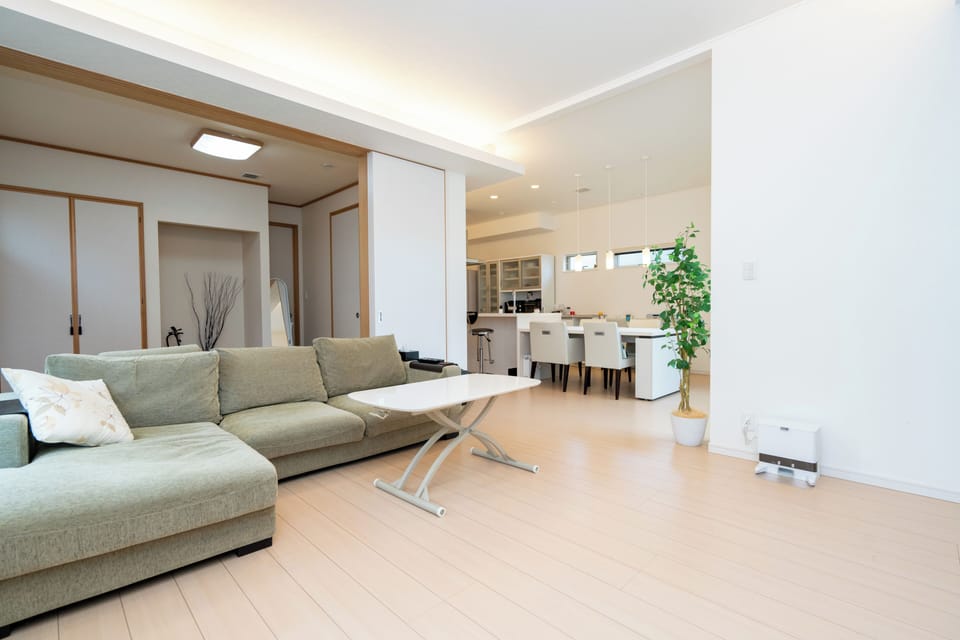 Comfort House, 3 Bedrooms, Non Smoking, Mountain View | Living area | 48-inch flat-screen TV with digital channels