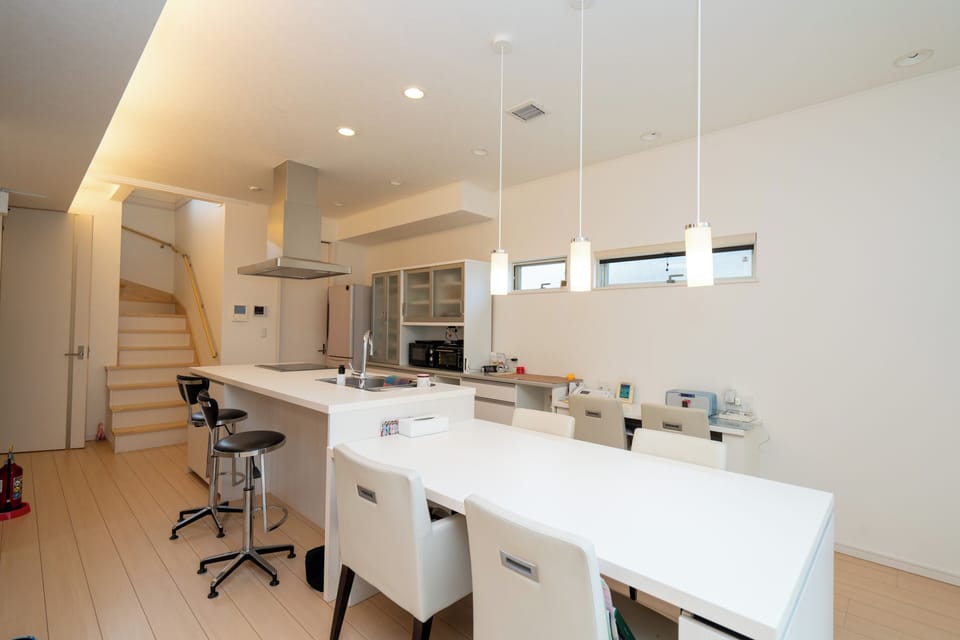 Comfort House, 3 Bedrooms, Non Smoking, Mountain View | Private kitchen | Full-size fridge, microwave, oven, stovetop
