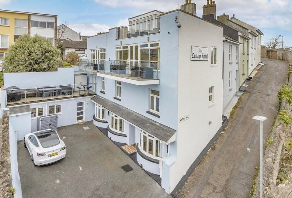 Anzac Lookout, Brixham: Nestled in an elevated position overlooking the charming hillside town