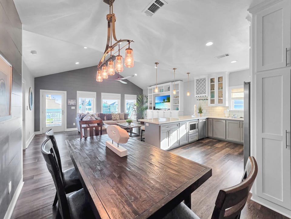House, 3 Bedrooms | Dining