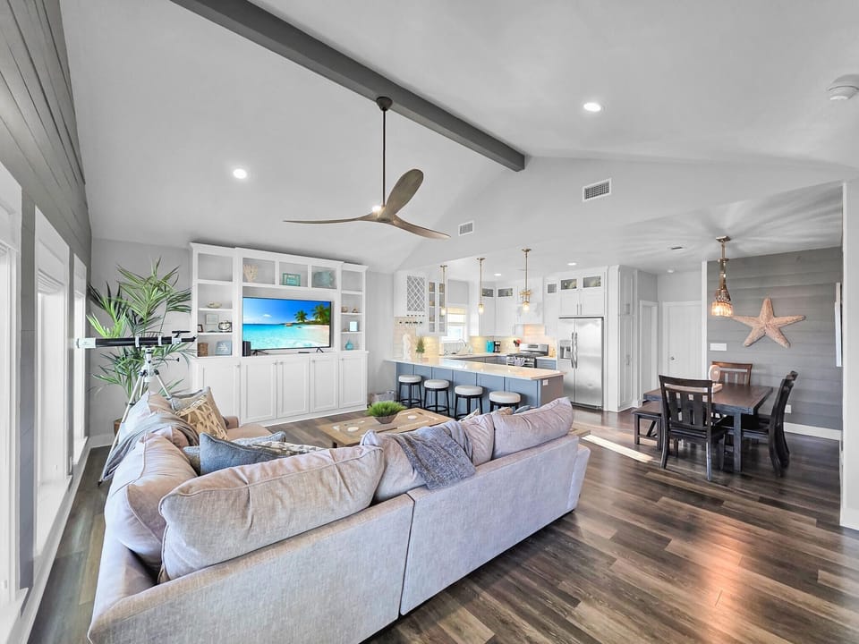 House, 3 Bedrooms | Living area | Smart TV