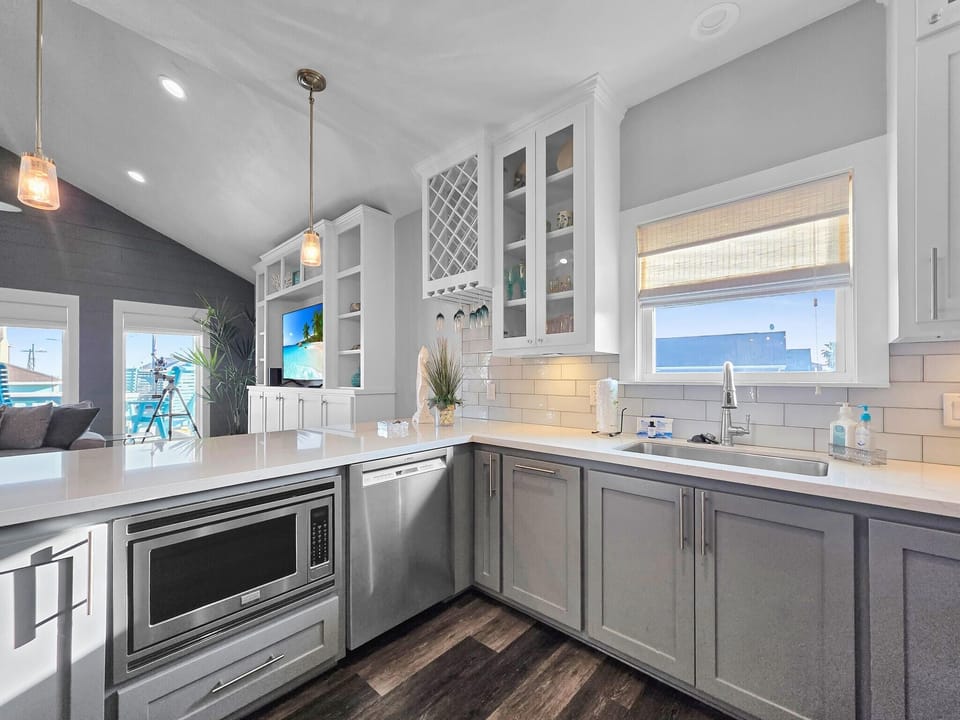 House, 3 Bedrooms | Private kitchen | Fridge, oven, coffee/tea maker, toaster