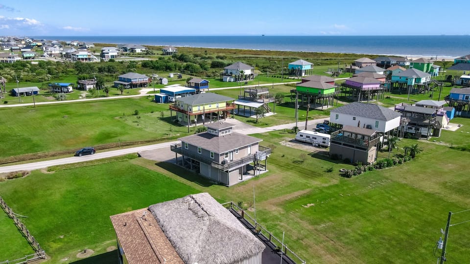 House, 3 Bedrooms | Aerial view