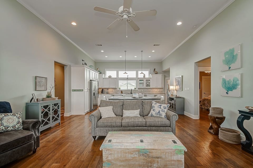 House, 4 Bedrooms | Living area