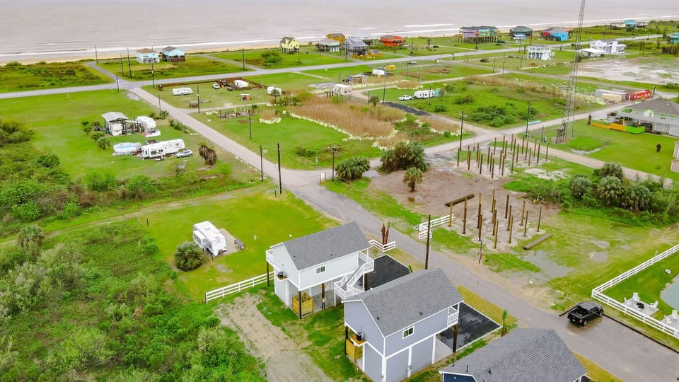 House, 3 Bedrooms | Aerial view