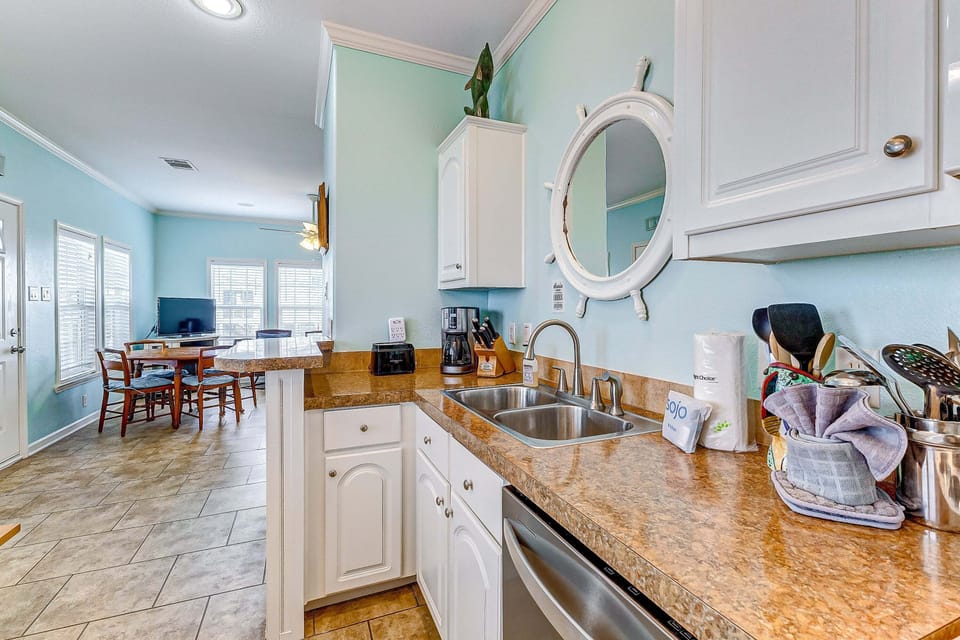 House, 3 Bedrooms | Private kitchen | Coffee/tea maker, fridge, oven, toaster