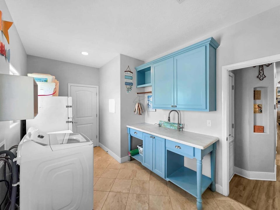 House, 4 Bedrooms | Interior