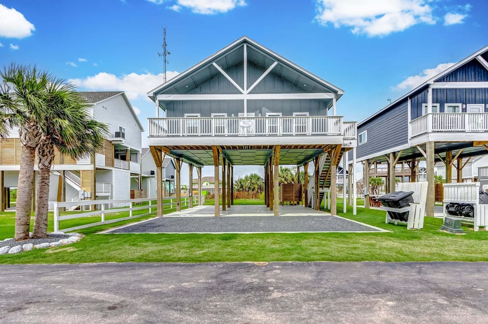 House, 3 Bedrooms | Property grounds