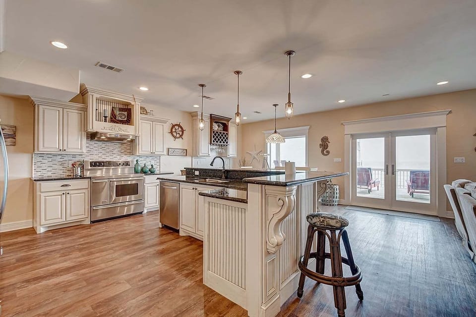 Private kitchen | Fridge, oven, coffee/tea maker, toaster