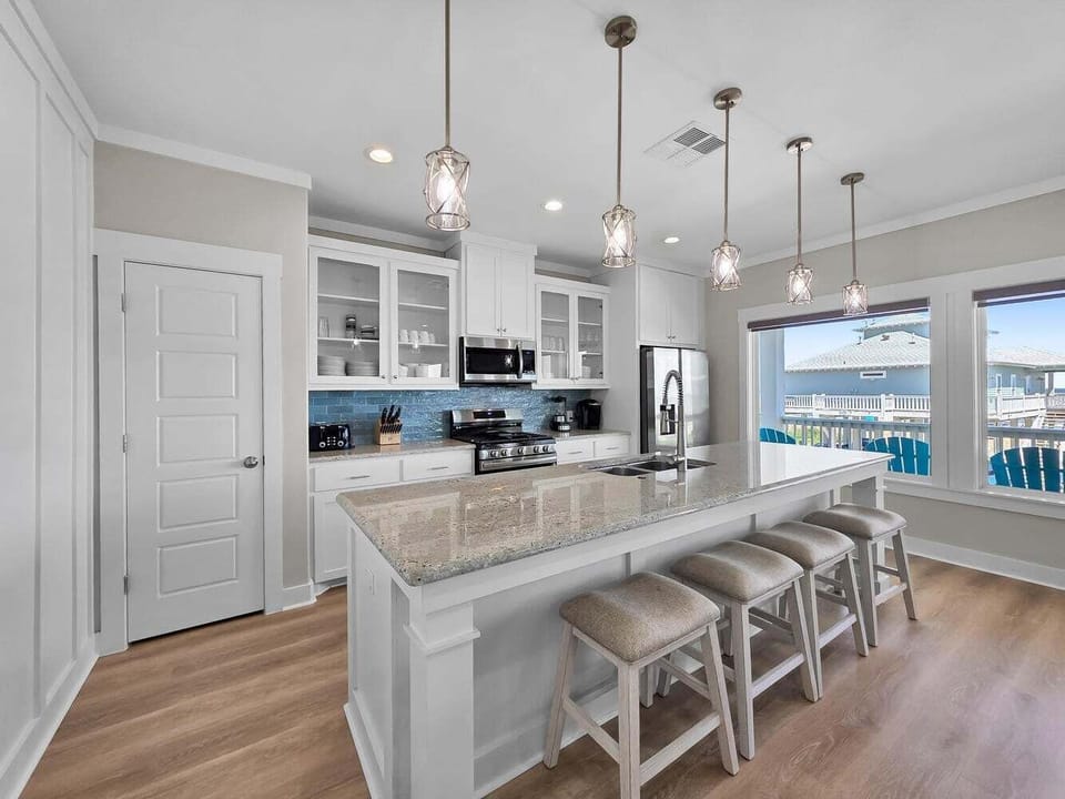 House, 5 Bedrooms | Private kitchen | Coffee/tea maker, fridge, oven, toaster