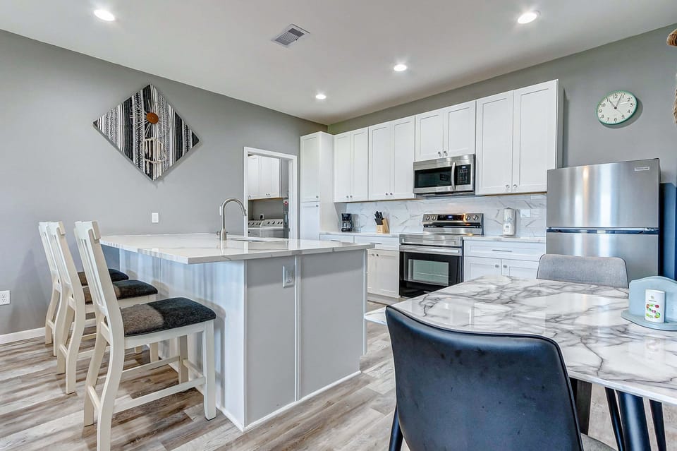 House, 3 Bedrooms | Private kitchen | Fridge, oven, coffee/tea maker, toaster