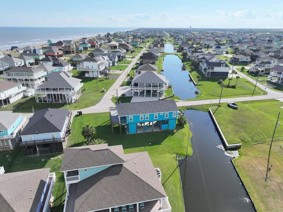 House, 3 Bedrooms | Aerial view