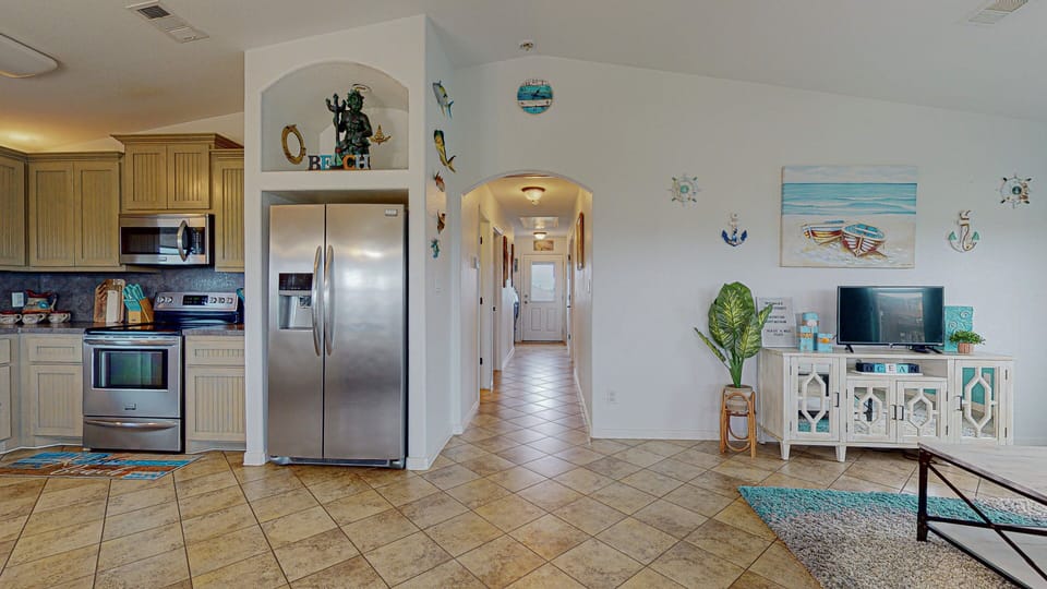 House, 2 Bedrooms | Private kitchen | Coffee/tea maker, fridge, oven, stovetop